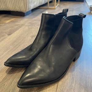 LIGHTLY USED Steve Madden Ankle Booties